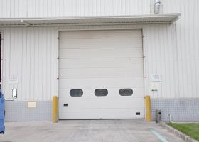 工業(yè)提升門多少錢？14年源頭廠家直銷-【廣州奇翔】