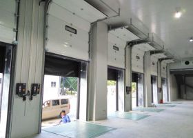 澳門工業(yè)滑升門,車間改造提升企業(yè)形象！-廣州奇翔